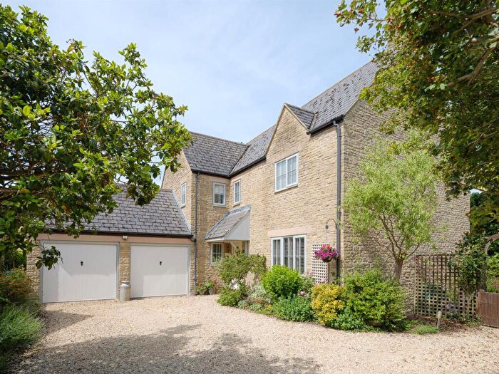 4 Bedroom Detached House For Sale In Beeches Lane, Daunstey Lock, Chippenham, SN15