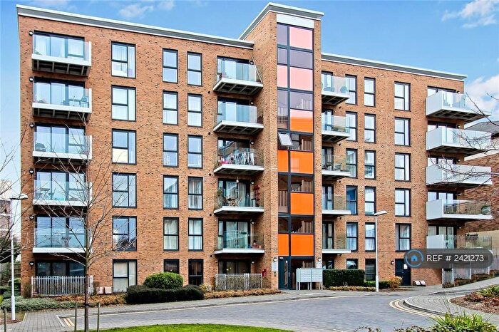 2 Bedroom Flat To Rent In Aquarius Court, Edgware, HA8