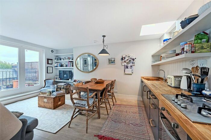 2 Bedroom Flat To Rent In Hammersmith Grove, Hammersmith, Brackenbury Village, London, W6