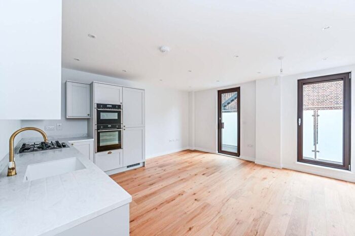 2 Bedroom Flat For Sale In Battersea High Street, Battersea, London, SW11