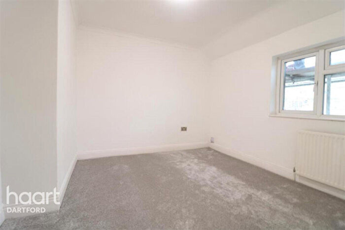 3 Bedroom Terraced House To Rent In Ringshall Road, Orpington, BR5