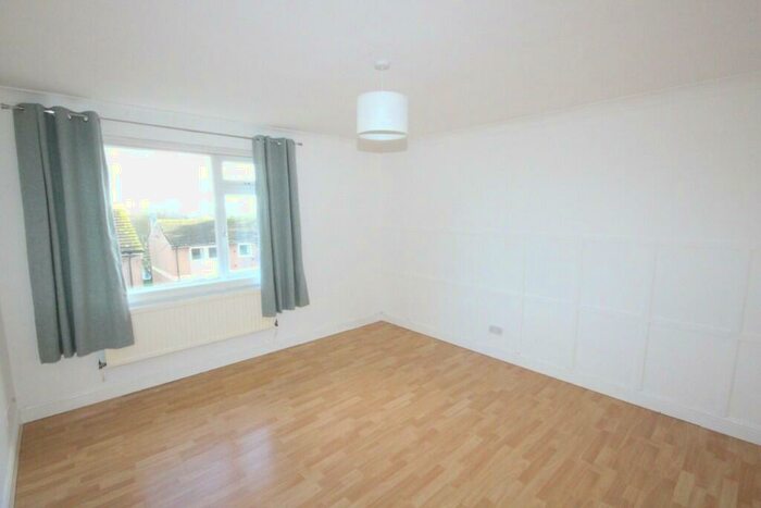2 Bedroom Apartment To Rent In Tonbridge Road, Maidstone, Kent, ME16