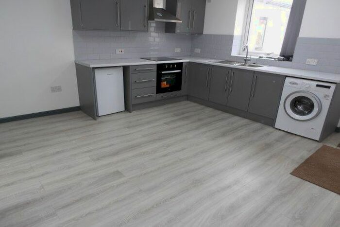 1 Bedroom Flat To Rent In James Street, Blackburn, BB1