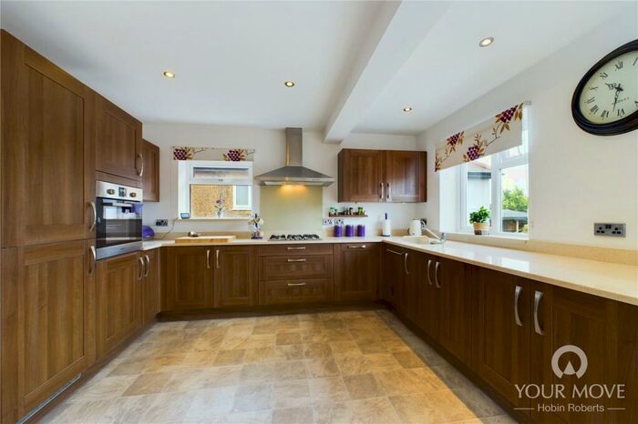 2 Bedroom Bungalow To Rent In Kingsway, Kingsthorpe Village, Northampton, NN2