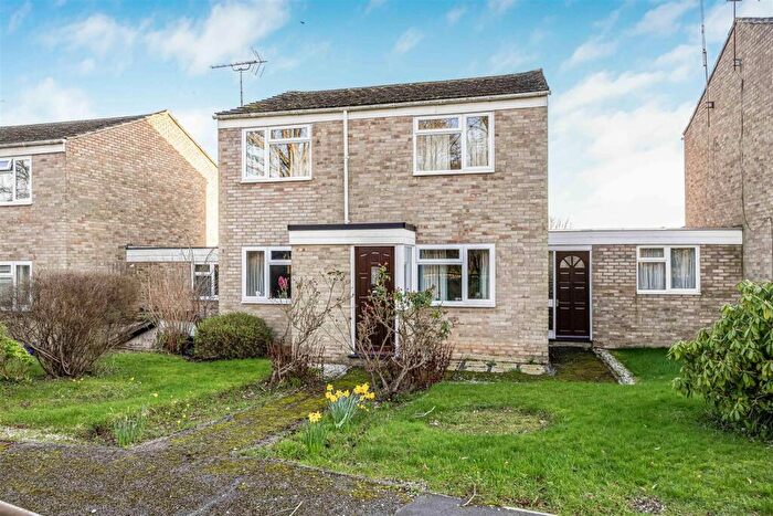 3 Bedroom Link Detached House For Sale In Abingdon Drive, Caversham, Reading, RG4