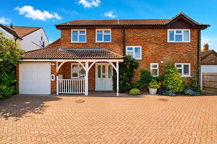 4 Bedroom Detached House For Sale In Jennings Road, St. Albans, Hertfordshire, AL1