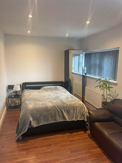 Studio To Rent In Gunnersbury Avenue, Acton, W3