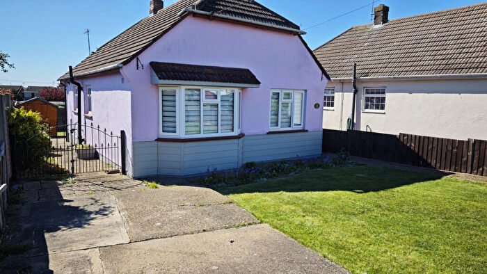 2 Bedroom Detached Bungalow For Sale In Stanley Road, Benfleet, SS7
