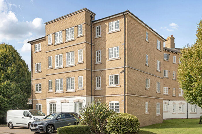2 Bedroom Apartment For Sale In Gilbert Close, Shooters Hill, SE18