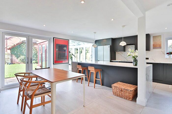 4 Bedroom Detached House To Rent In Rivermead, East Molesey, KT8