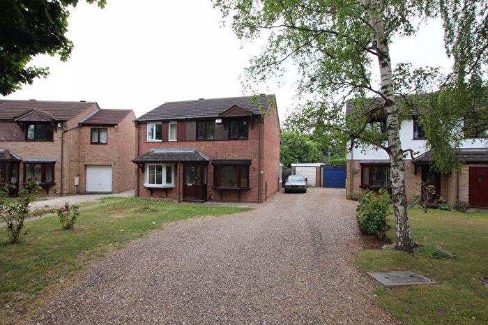 3 Bedroom Semi-Detached House For Sale In Chedworth Road, Lincoln, LN2
