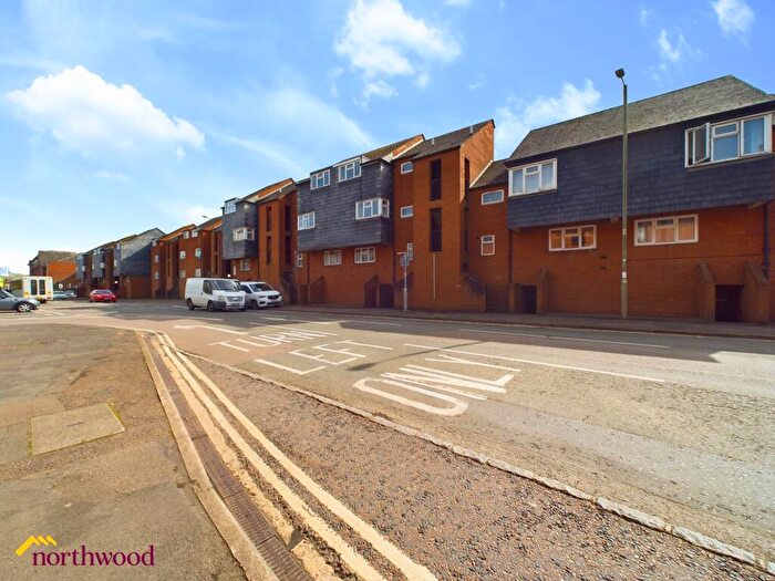 1 Bedroom Flat To Rent In Jubilee Court, Banbury - Garage, OX16