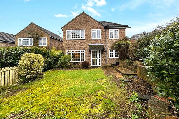 3 Bedroom Detached House For Sale In Broughton Mews, Frimley, Camberley, Surrey, GU16