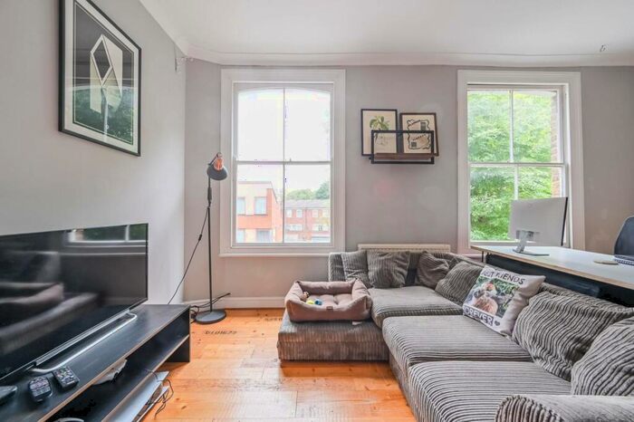 1 Bedroom Flat To Rent In Southwold Road, Clapton, London, E5
