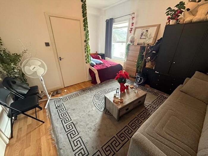 Flat To Rent In Fore Street, Edmonton, N18