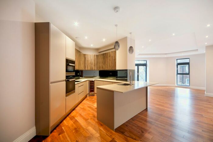 2 Bedroom Flat To Rent In Muswell Hill, London, N10