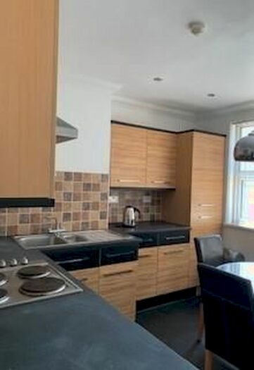 1 Bedroom Flat To Rent In Newport Road, Roath, Cardiff CF24