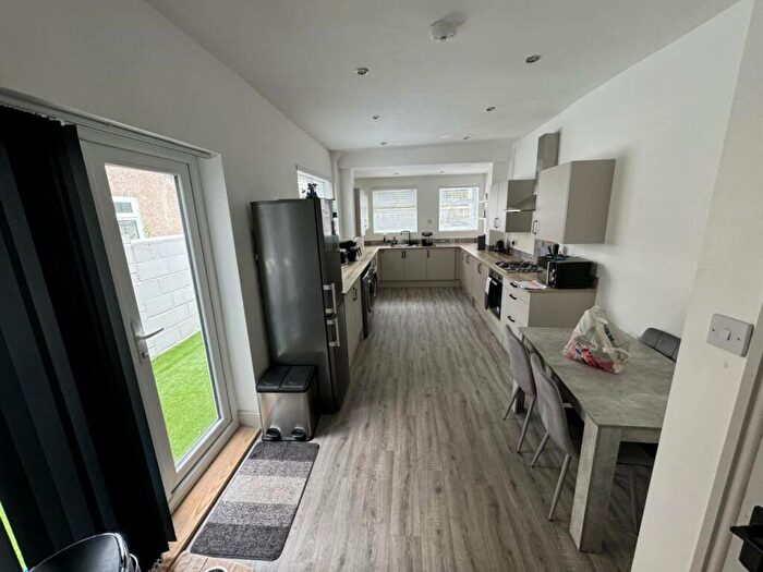 4 Bedroom House To Rent In Hillside, Neath, SA11