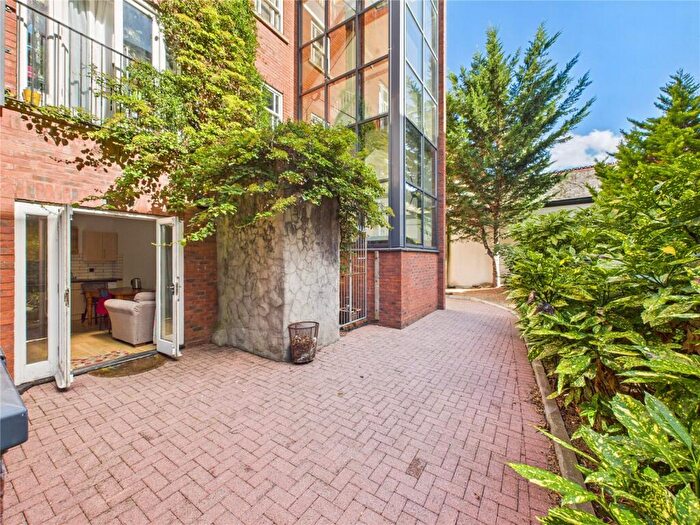 2 Bedroom Apartment For Sale In West Street, St. Philips, Bristol, BS2