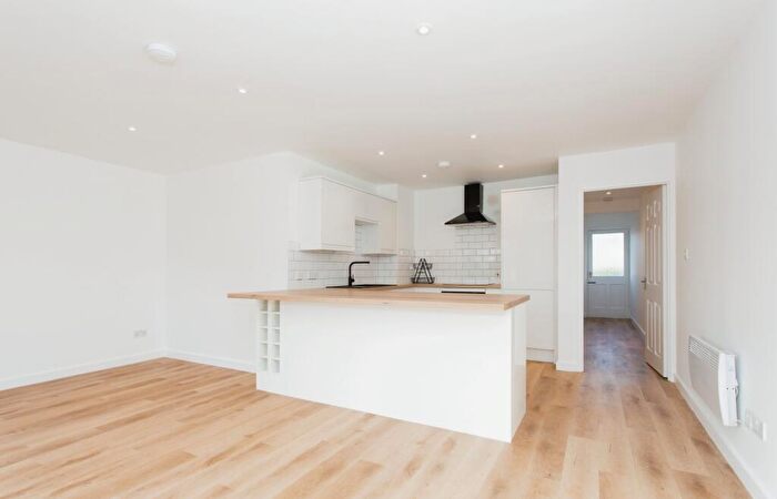 2 Bedroom Apartment To Rent In Whitehill Road, Cambridge, CB5