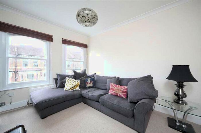2 Bedroom Flat To Rent In Mayflower Road, Stockwell, London, SW9