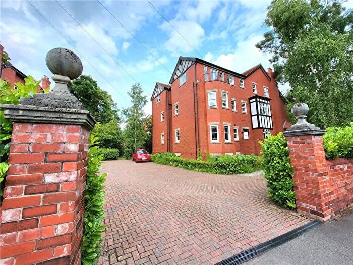 3 Bedroom Flat To Rent In Wilmslow Road, Didsbury, Manchester, M20