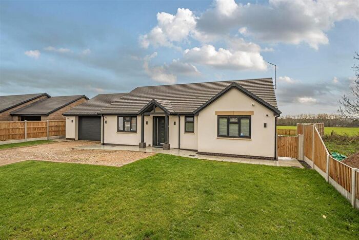 3 Bedroom Detached Bungalow For Sale In Pentre, Chirk, LL14