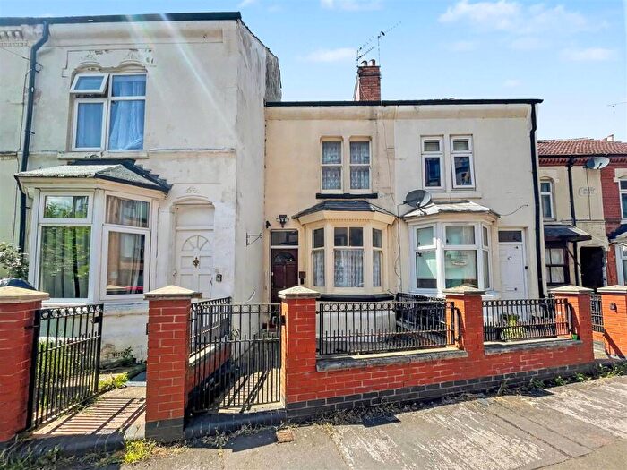 2 Bedroom Flat For Sale In Western Road, Leicester, LE3