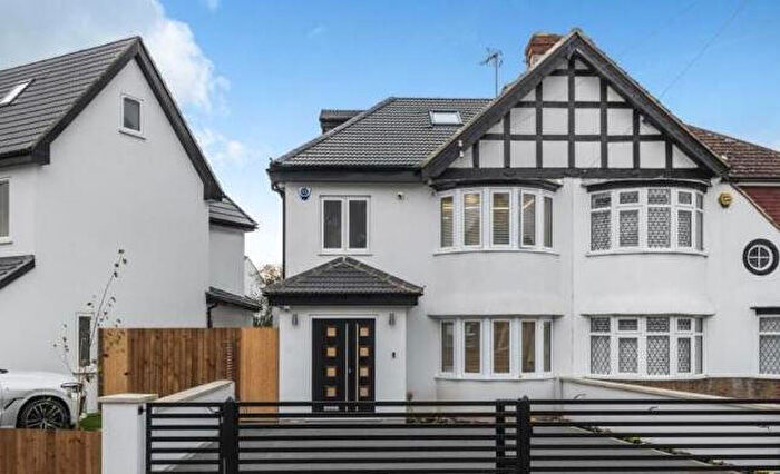 5 Bedroom Semi-Detached House To Rent In Brookmead Avenue, Bromley, BR1