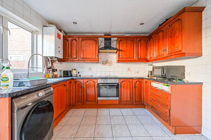 4 Bedroom End Of Terrace House For Sale In Atkinson Road, Royal Docks, London, E16
