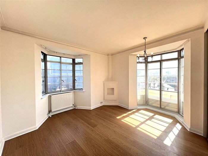 3 Bedroom Flat To Rent In St. Johns Court, Finchley Road, London, NW3