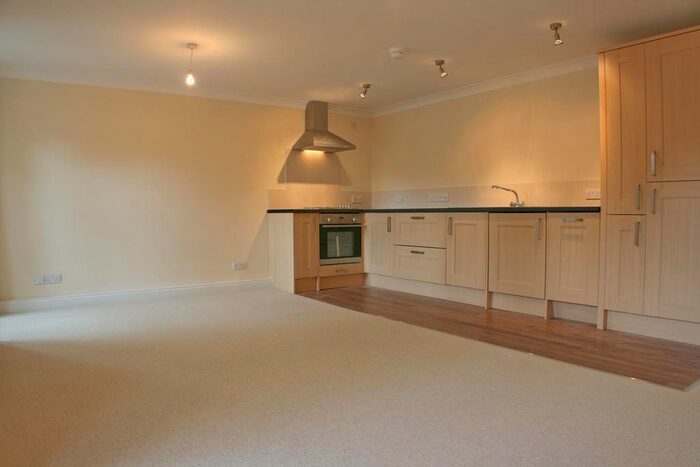 2 Bedroom Flat To Rent In Elgar Court, Grove Crescent, KT1