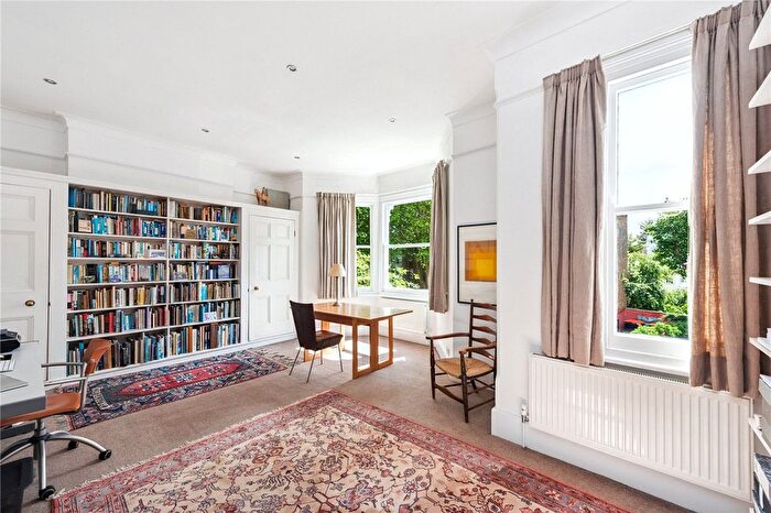 4 Bedroom Terraced House For Sale In Queen Elizabeth's Walk, Stoke Newington, London, N16