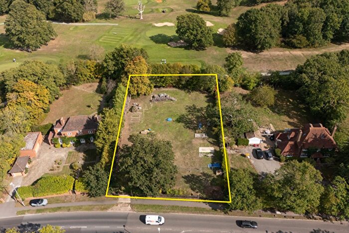 Park Home For Sale In London Road, Rickmansworth, WD3