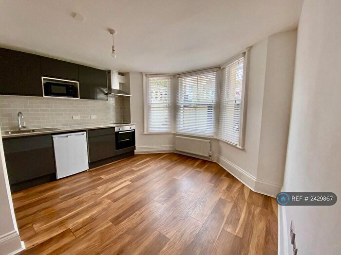 Studio To Rent In Hove, Hove, BN3