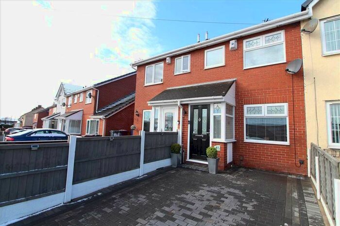 2 Bedroom Property To Rent In Briery Hey Avenue, Kirkby, Liverpool, L33