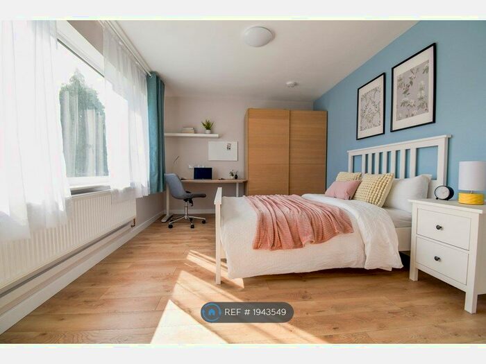 4 Bedroom Semi-Detached House To Rent In Lichen Green, Coventry, CV4