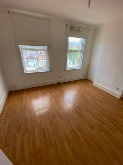 1 Bedroom Flat To Rent In Kimberley Road, London, N18
