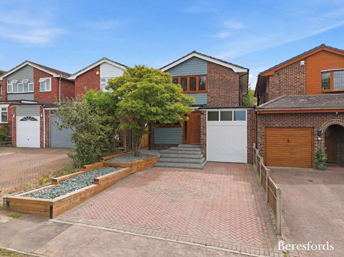 3 Bedroom Detached House For Sale In Downer Road North, Benfleet, SS7
