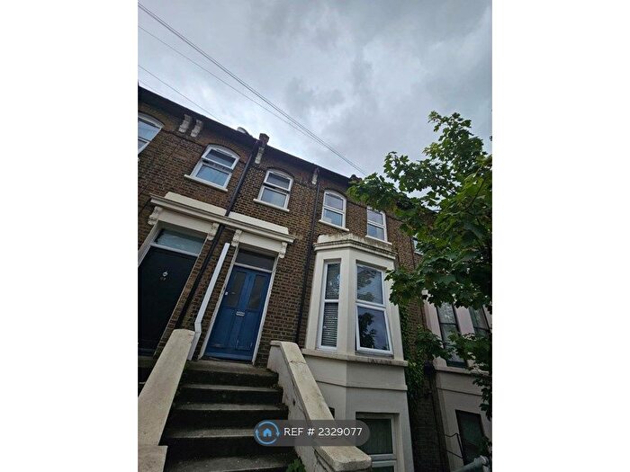 2 Bedroom Flat To Rent In Crescent Road, London, E13