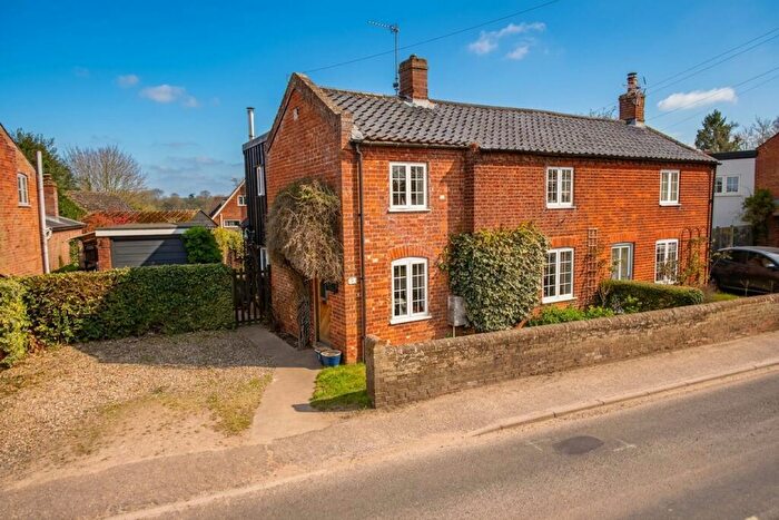 4 Bedroom Cottage For Sale In The Street, South Walsham, Norwich, NR13