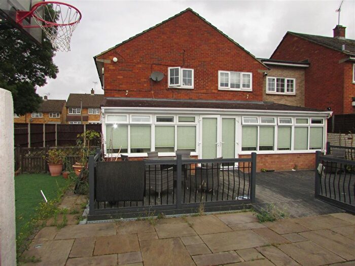 5 Bedroom End Of Terrace House To Rent In Dovedale, Room, Stevenage, SG2