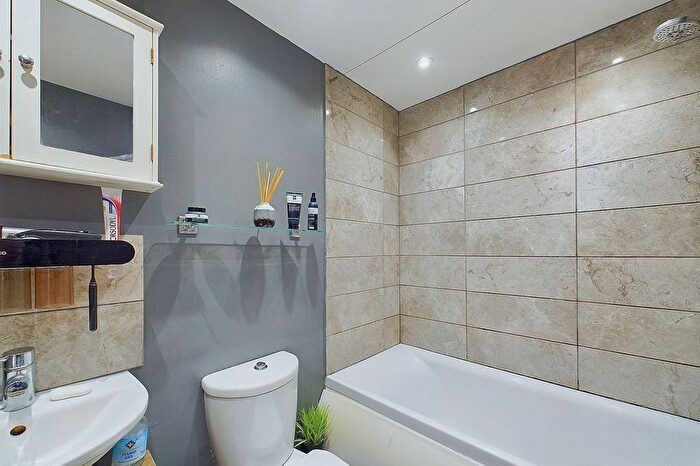 1 Bedroom Flat To Rent In Ham Road, Worthing, BN11