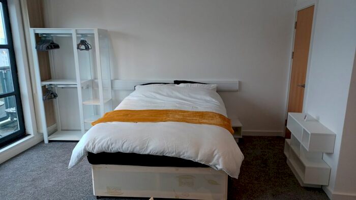 Studio To Rent In Castle Street, Swansea, SA1