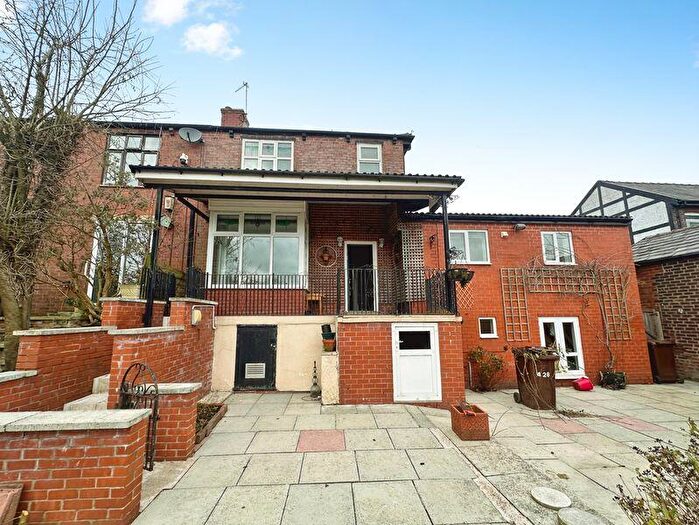 3 Bedroom Semi Detached House For Sale In Rochdale Old Road, Bury, BL9