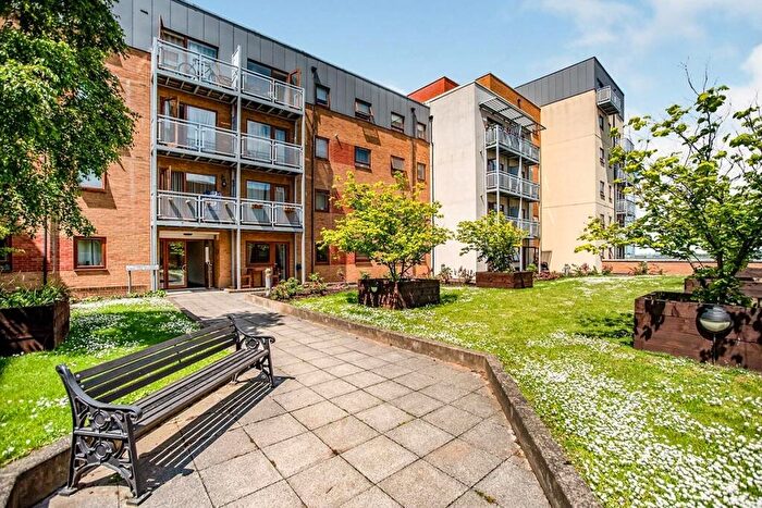 2 Bedroom Flat To Rent In Northstar Boulevard, Greenhithe, DA9