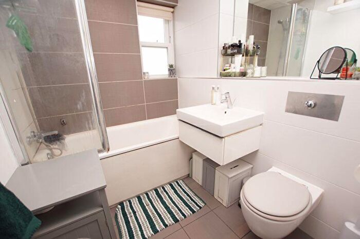 1 Bedroom Apartment For Sale In The Chandlers, Salt Meat Lane, Gosport, PO12