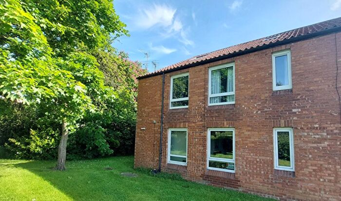 2 Bedroom Flat To Rent In Peel Close, Heslington, York, YO10