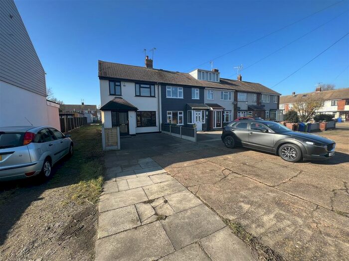 3 Bedroom End Of Terrace House To Rent In Poley Road, Stanford-Le-Hope, SS17