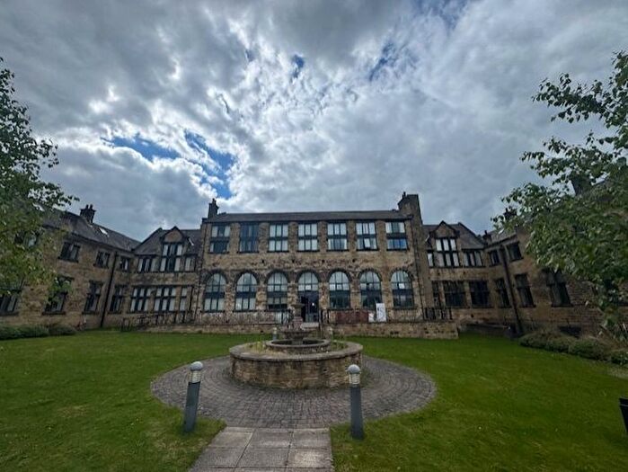 2 Bedroom Flat To Rent In Richardshaw Lane, Pudsey, LS28